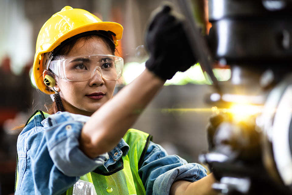 Female Industrial Worker-YE_96